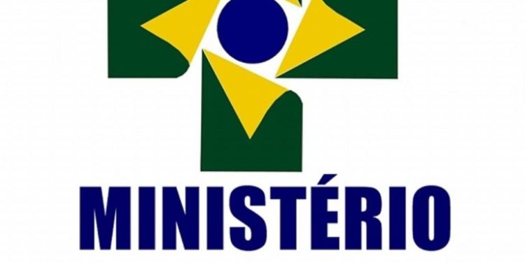 Saúde pode autorizar cloroquina para pacientes graves até dia 24