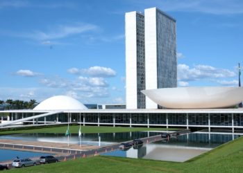 Comissão do Congresso deve votar nesta terça parecer sobre MP de estímulo a emprego de jovens