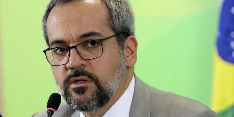 Lewandowski arquiva pedido de impeachment do ministro da Educação, Abraham Weintraub