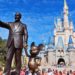 Disney é pressionada a adiar reabertura de parques na Flórida