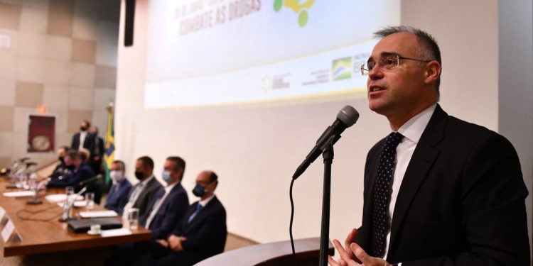 Ações policiais apreendem mais de mil toneladas de drogas em 6 meses