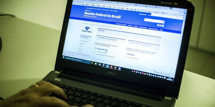 Receita paga hoje segundo lote de restituição de Imposto de Renda