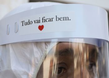 UFF comprova ineficácia de equipamento de proteção de dentistas