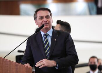 Bolsonaro sanciona PL que transfere saldos de assistência social