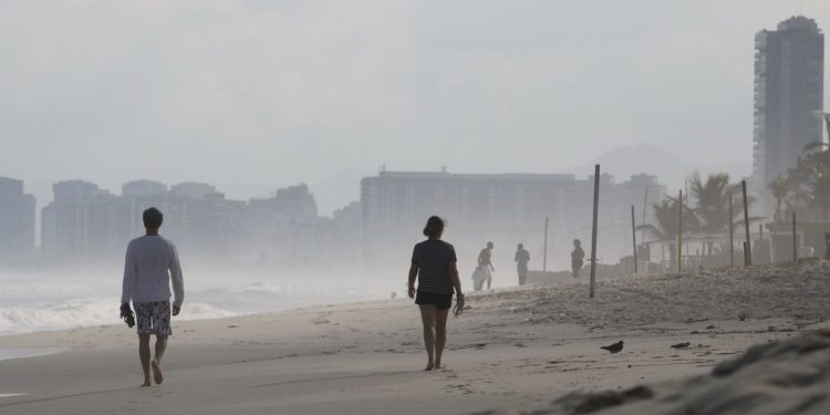 Ciclone do sul do país influencia clima do Rio e vai para o oceano