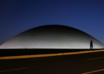 Senado aprova MP que dispensa licitação para combate à pandemia