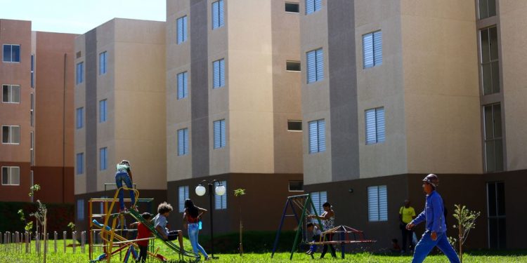 Governo vai lançar programa para regularizar escritura de moradias