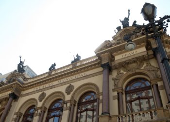 São Paulo antecipa reabertura de cinemas, museus, teatros e academias