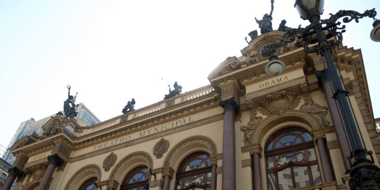 São Paulo antecipa reabertura de cinemas, museus, teatros e academias