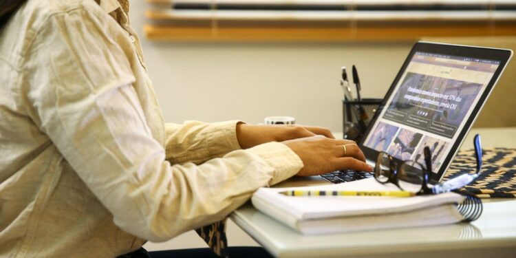 Diário Oficial publica norma que permite teletrabalho no Executivo