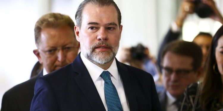 Toffoli sofre acidente doméstico e passa por exames em São Paulo