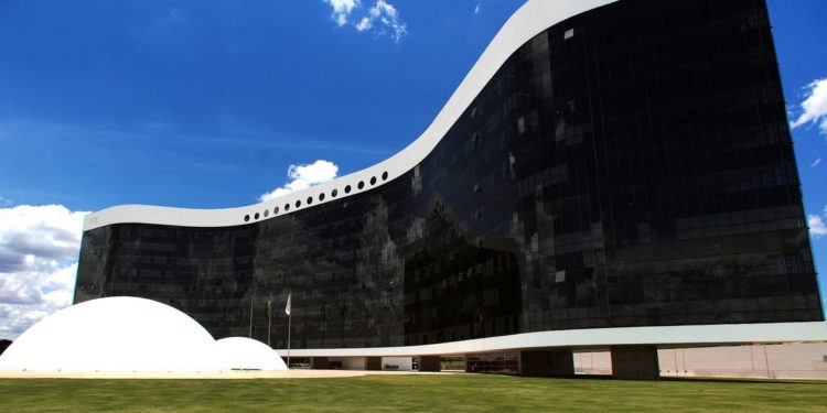 TSE divulga até 31 de agosto limite de gastos de candidatos