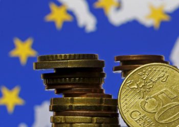 União Europeia tenta acordo sobre recuperação pós-covid-19