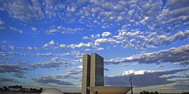 Congresso derruba cinco vetos presidenciais