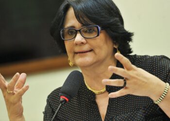 Damares quer apurar vazamento de dados de menina vítima de estupro