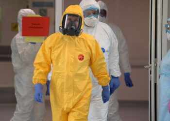 Rússia: médicos serão vacinados contra covid-19 em duas semanas