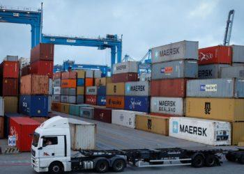 AEB projeta queda das exportações e do superávit da balança em 2022