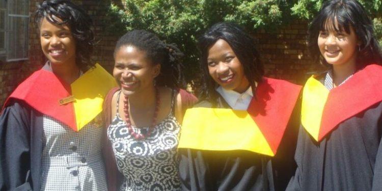 Africana recusa emprego de juíza para criar ONG de socorro a jovens carentes