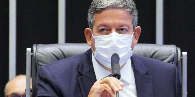 PEC dos Precatórios deverá ter promulgação “fatiada”, viabilizando o aumento do Auxílio Brasil