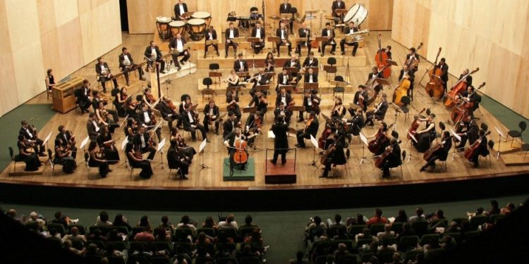 Orquestra se apresenta no Museu da República