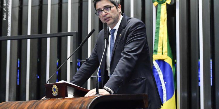 Senado aprova mudanças da Câmara e confirma volta da propaganda partidária