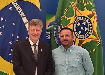 Sebastião Gonçalves assume Presidência do Republicano em Santo Antônio do Araranguá e visita Palácio do Planalto