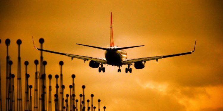 Latam cancela 25 voos após falha em sistema de iluminação no Aeroporto de Guarulhos