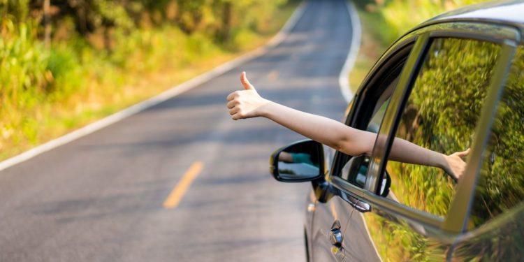 Vai viajar no feriado? Cuide das crianças e adolescentes