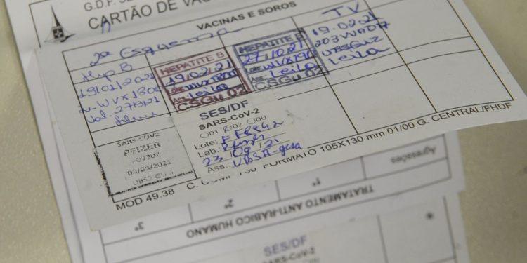 Decisão sobre passaporte da vacina será interministerial, diz ministro