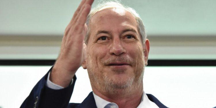 A menos de um ano das eleições, presidenciáveis sobem o tom de olho em 2022