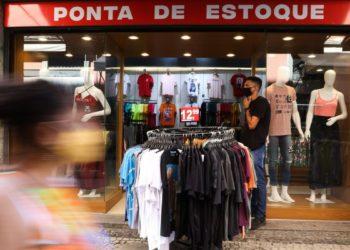 Alta dos juros prejudica a indústria e reduz expectativas para o comércio em 2022