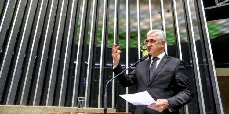 Deputado Milton Vieira sugere ao Ministério da Saúde inserir teste mais eficaz na prevenção de câncer de colo do útero