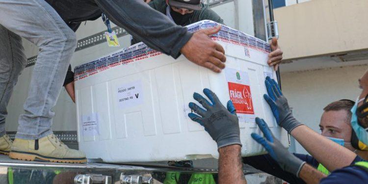 Medida provisória autoriza governo federal a doar vacinas contra Covid-19 a outros países