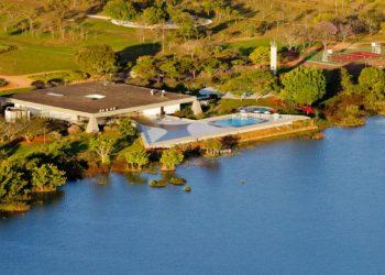 Homem embriagado avança com carro contra bloqueio no Palácio do Jaburu