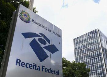 Receita recebe 324 pedidos de exoneração após corte de verba