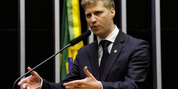 Deputado diz que entrega de cargos na Receita Federal é ‘pressão política’: ‘Prejuízos aos brasileiros’