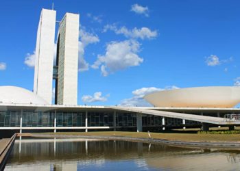 Congresso analisa vetos e projetos nesta terça