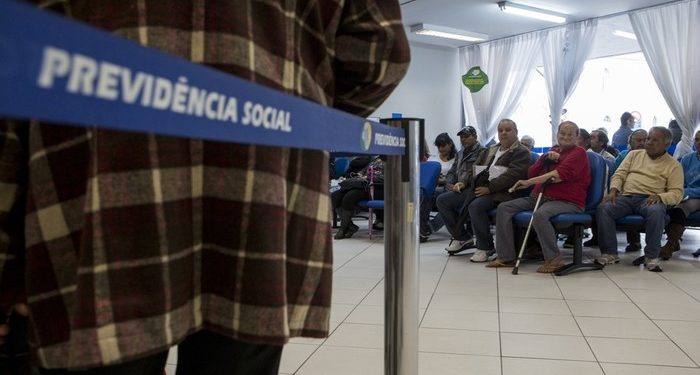 Regras para aposentadoria do INSS mudam em 2022; saiba como ficam