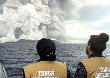 Rompimento de cabo submarino pode isolar Tonga durante semanas