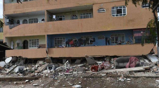 Famílias começam o ano sem nada após prédio desabar na QSE de Taguatinga Sul