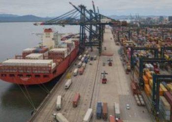 Protesto de auditores da Receita Federal atrasa liberação de cargas