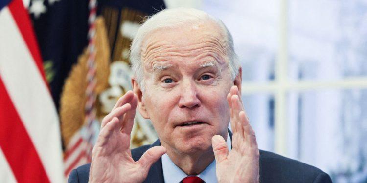 Rússia pode invadir a Ucrânia no próximo mês, alerta Biden