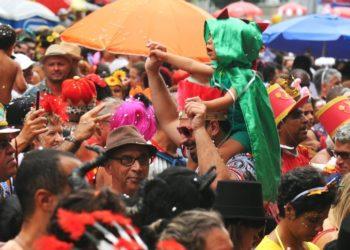 “Fica cada vez mais difícil ter um Carnaval sem restrição”, diz secretário municipal do RJ