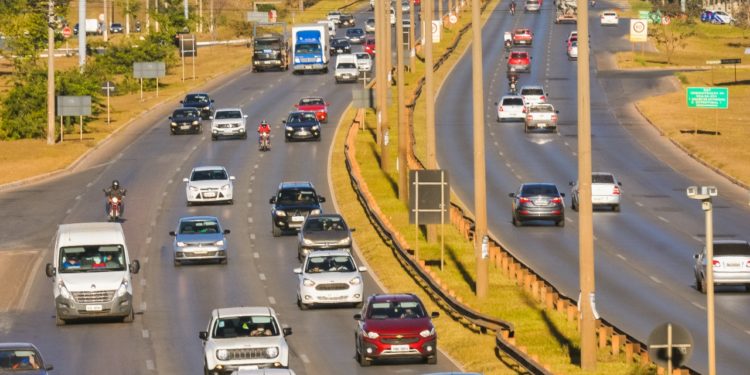 Excesso de velocidade lidera ranking das infrações de trânsito no DF