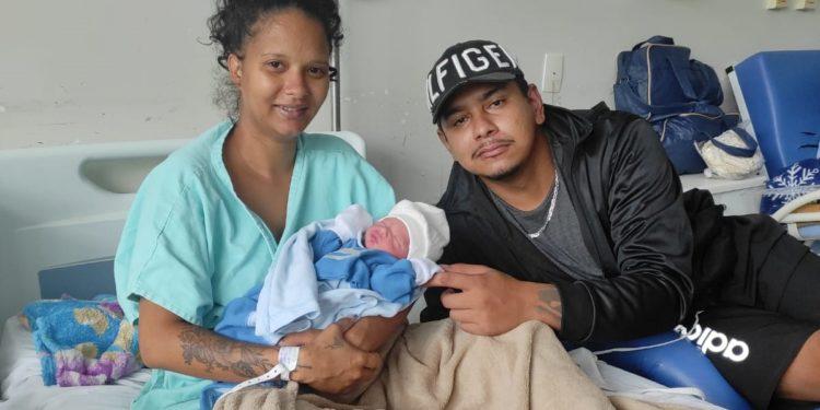 Primeiro bebê de 2022 nasceu à 0h01, em Sobradinho