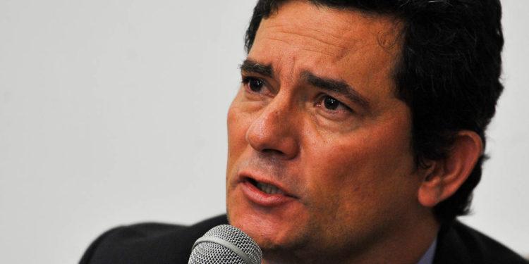 Moro ataca PT e diz que vai revelar quanto recebeu de empresa