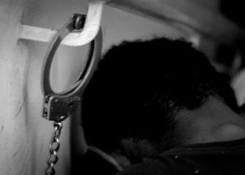 Filho tenta matar o pai com uma faca por tê-lo mandado arrumar emprego