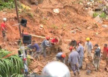 Número de mortos por chuvas em SP ultrapassa 20, e buscas seguem