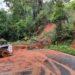 Chuva causa alagamentos, invade casas, derruba barreiras e interdita rodovias no Sul de Minas