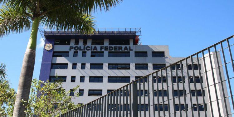 PF prende homem com material de pornografia infantil em SP